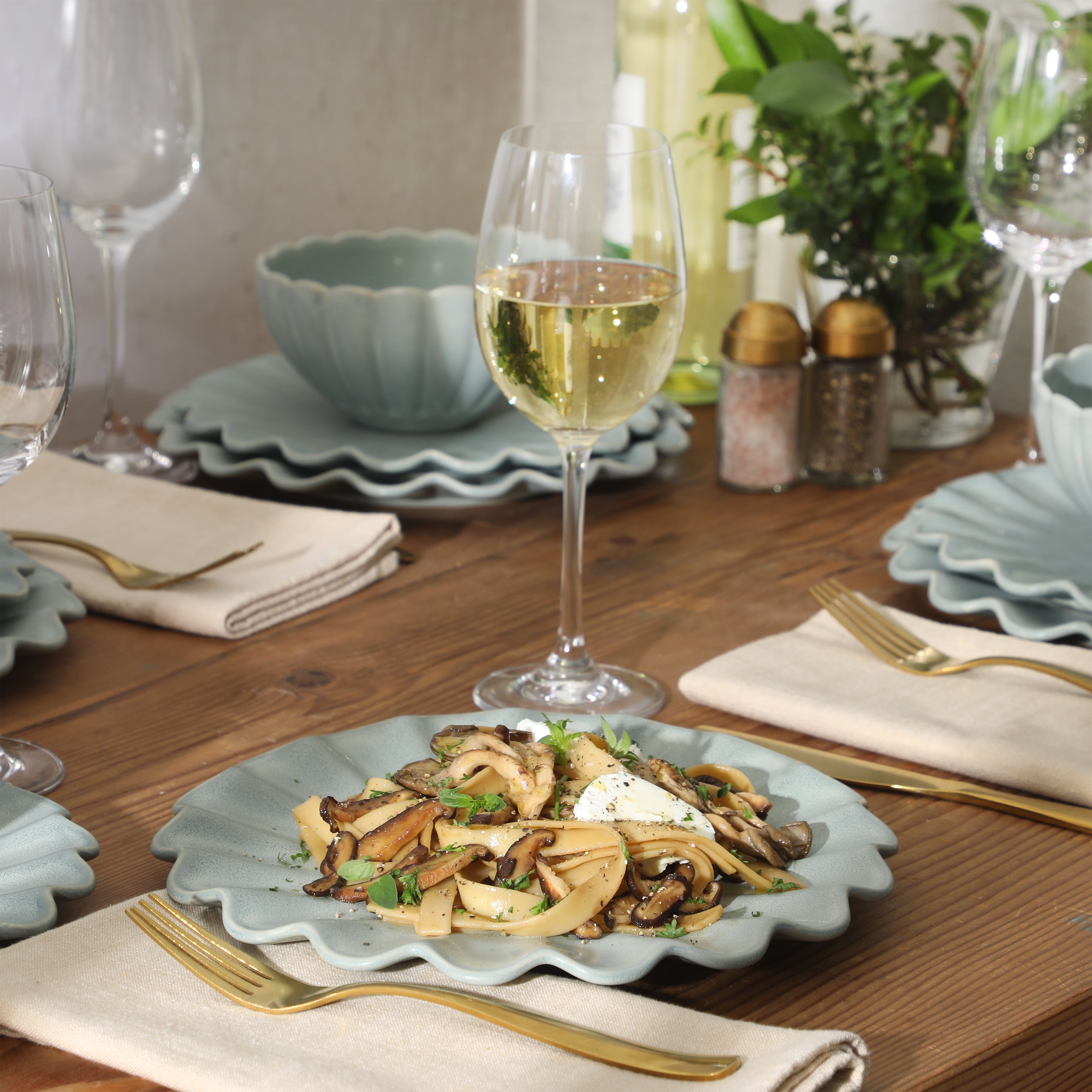 Gibson Elite Plates and Bowls Sets, 12-Piece Stoneware Dinnerware Set for 4, Scalloped Dish Set with Dinner Plates, Salad Plates & Bowls