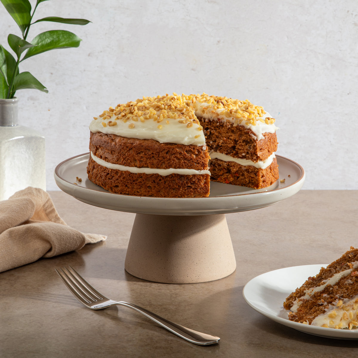 Gibson Elite Turtle Rock Cake Stand, 10 Inch Round Ceramic Stoneware Pedestal, Wedding Cake Plate & Dessert Riser, Taupe