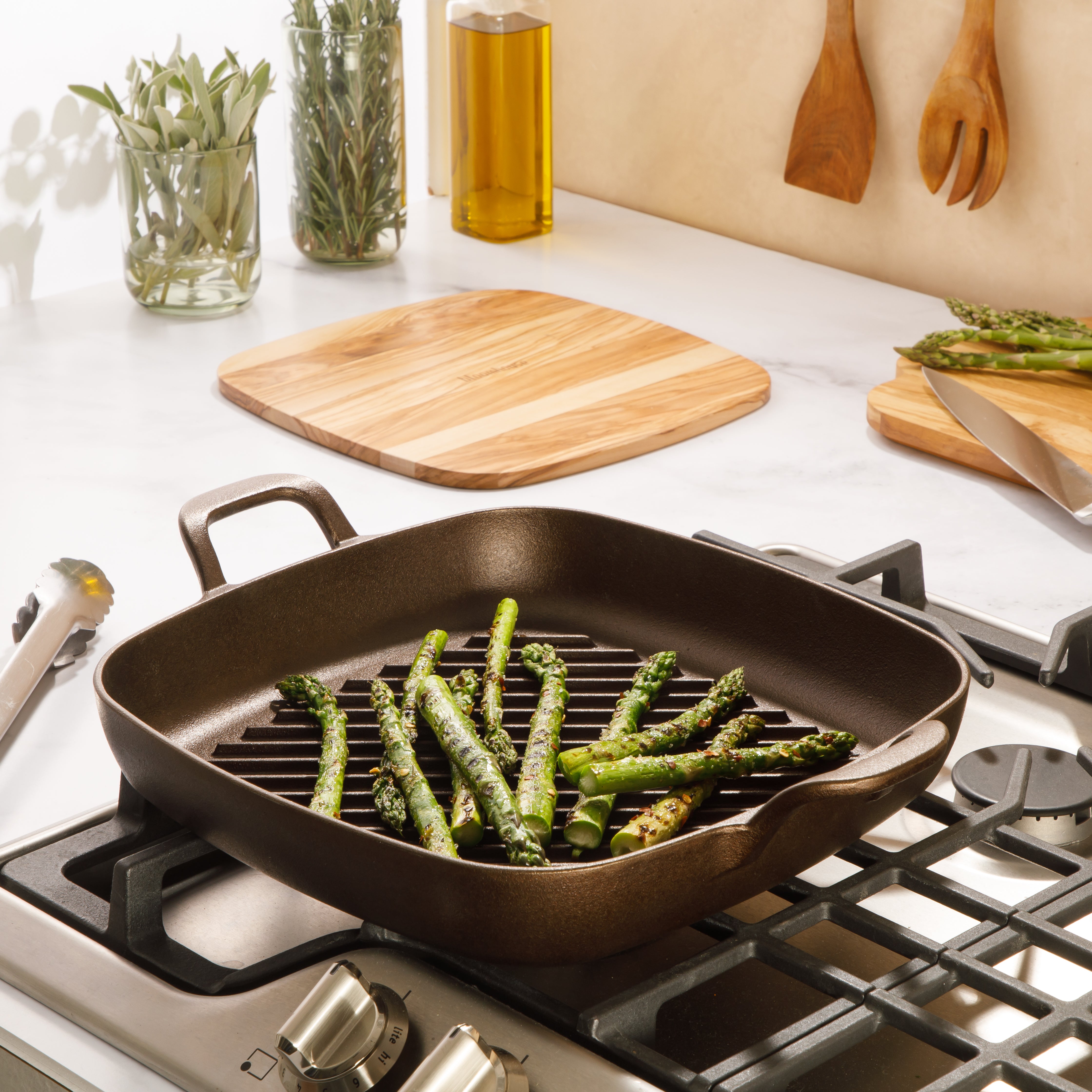 Bloomhouse Natural Bronze Finish 12-Inch Square Cast Iron Grill Pan – Olive Oil Treated Surface with Dual Handles & Olive Wood Trivet, Oven, Grill & Campfire Safe