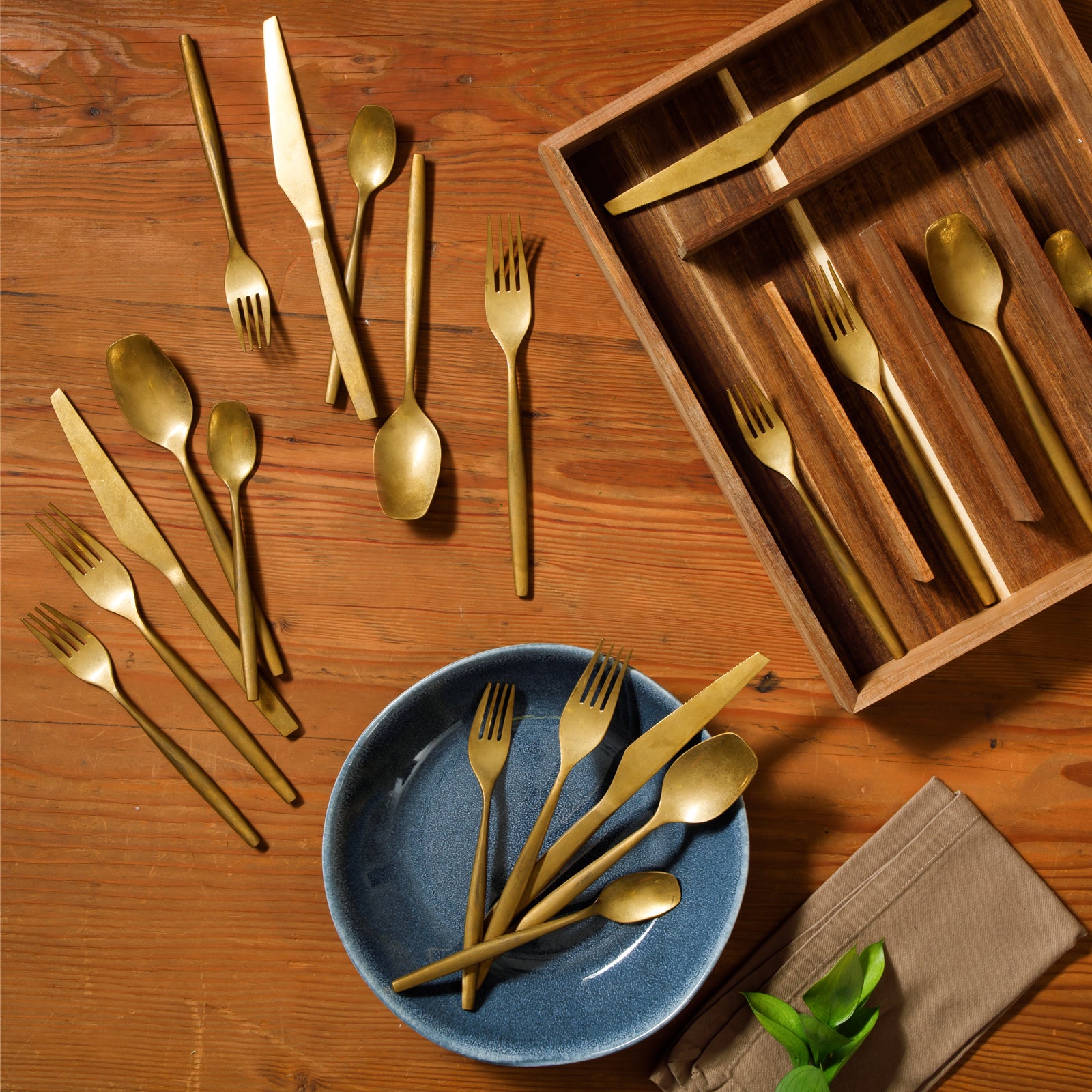 Bloomhouse 20 Piece Stone Washed Flatware 18/10 Stainless Steel Silverware Cutlery Utensil Set With Acacia Wood Caddy - Service for 4