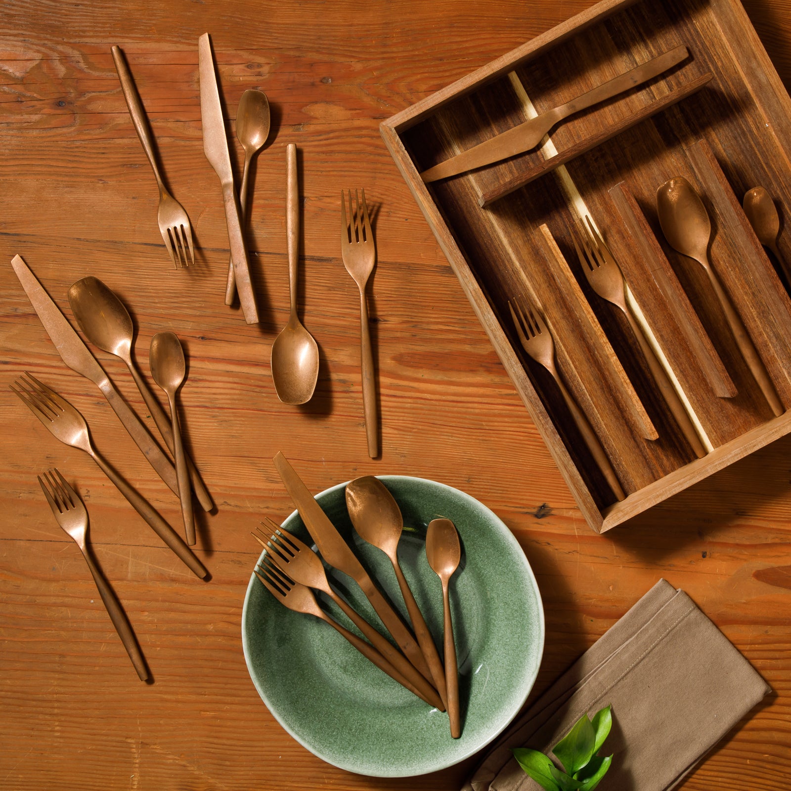 Bloomhouse 20 Piece Stone Washed Flatware 18/10 Stainless Steel Silverware Cutlery Utensil Set With Acacia Wood Caddy - Service for 4
