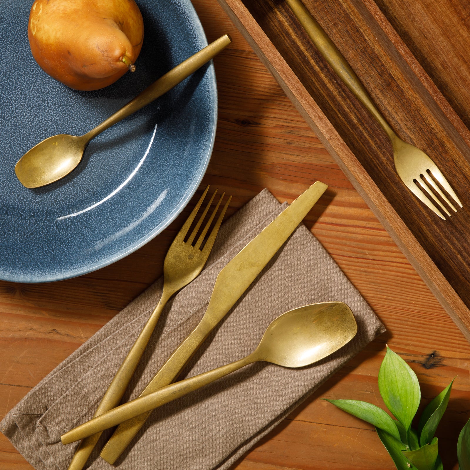 Bloomhouse 20 Piece Stone Washed Flatware 18/10 Stainless Steel Silverware Cutlery Utensil Set With Acacia Wood Caddy - Service for 4